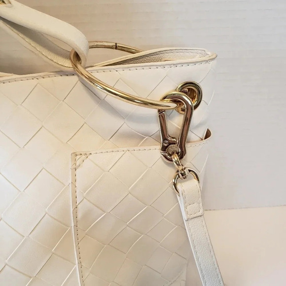 Steve  Madden Womans White Satchel/Crossbody Bag. - Picture 9 of 13